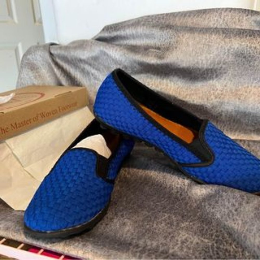 Bernie Mev Size 8 Bright Blue Weave Walking Shoe